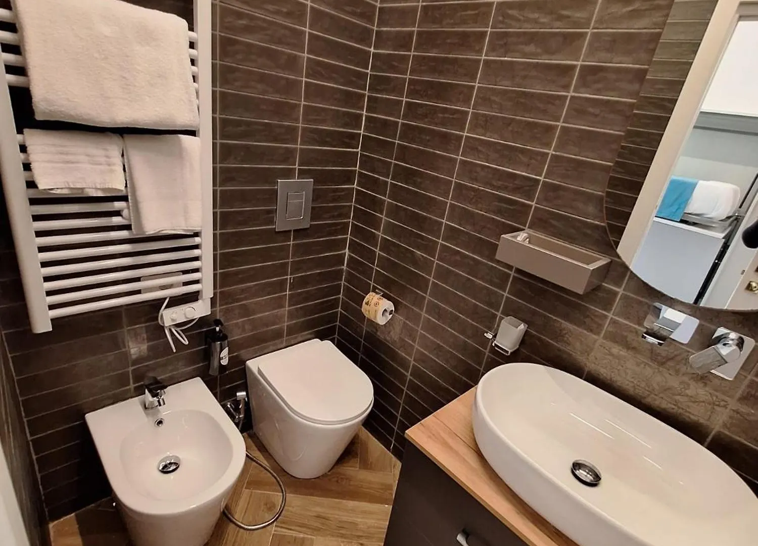 Kore Suite Napoli 0*, Naples